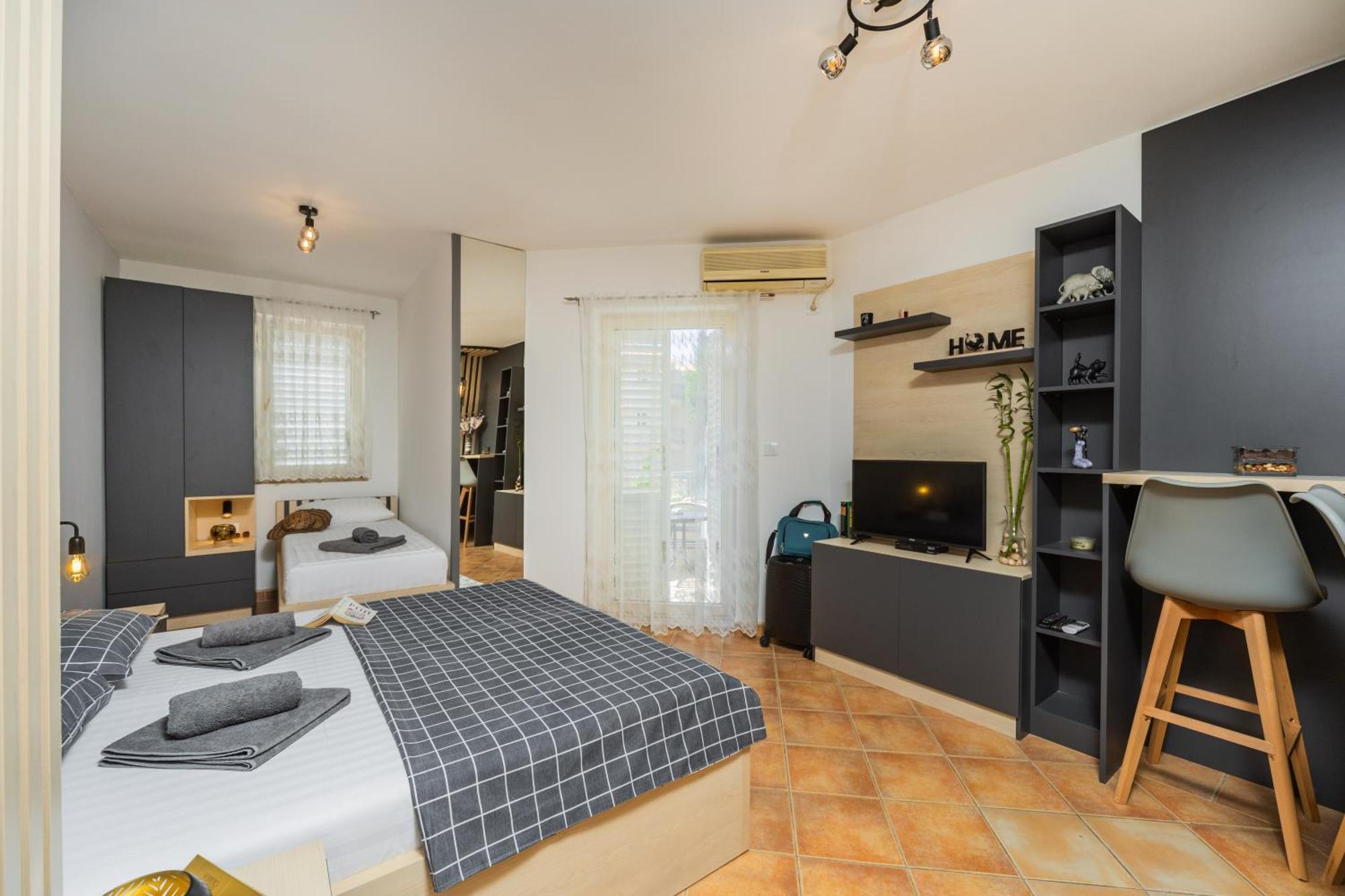 Adzic Apartments บุดวา ภายนอก รูปภาพ