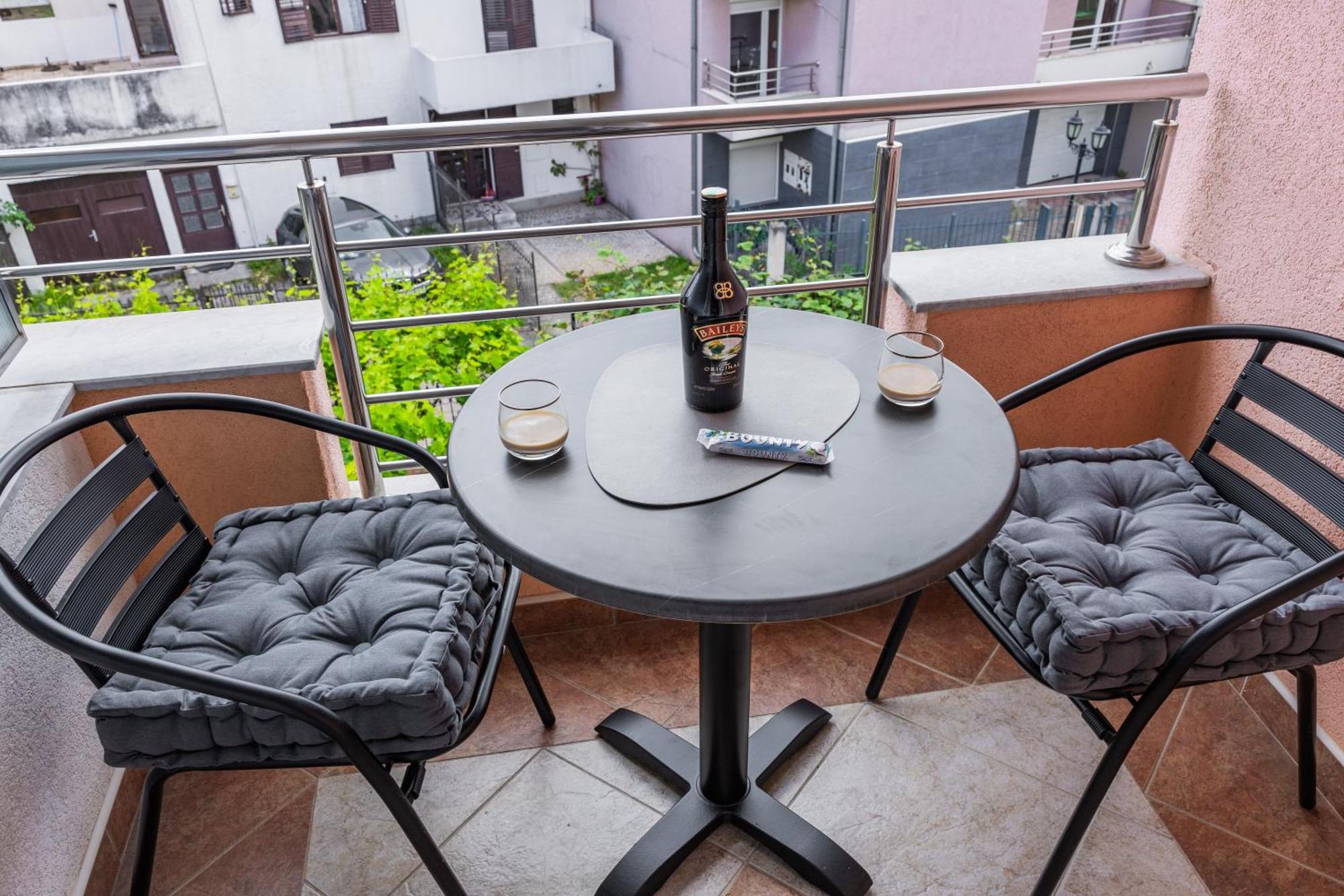 Adzic Apartments บุดวา ภายนอก รูปภาพ