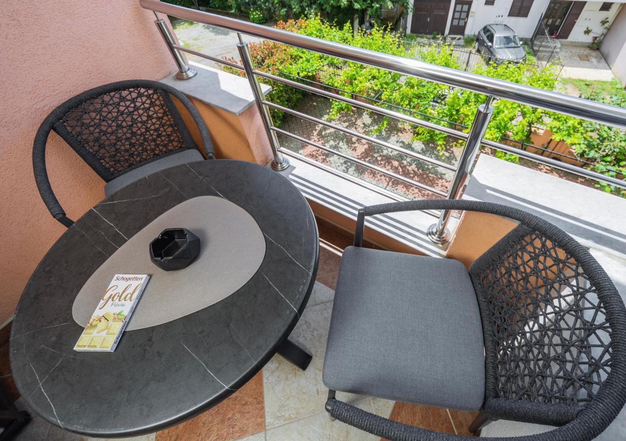 Adzic Apartments บุดวา ภายนอก รูปภาพ