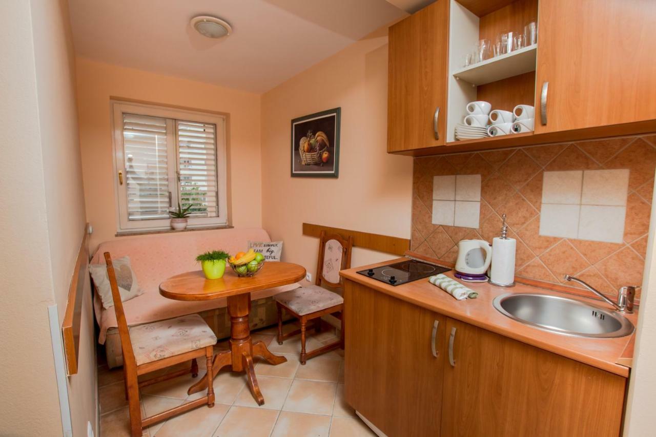 Adzic Apartments บุดวา ภายนอก รูปภาพ