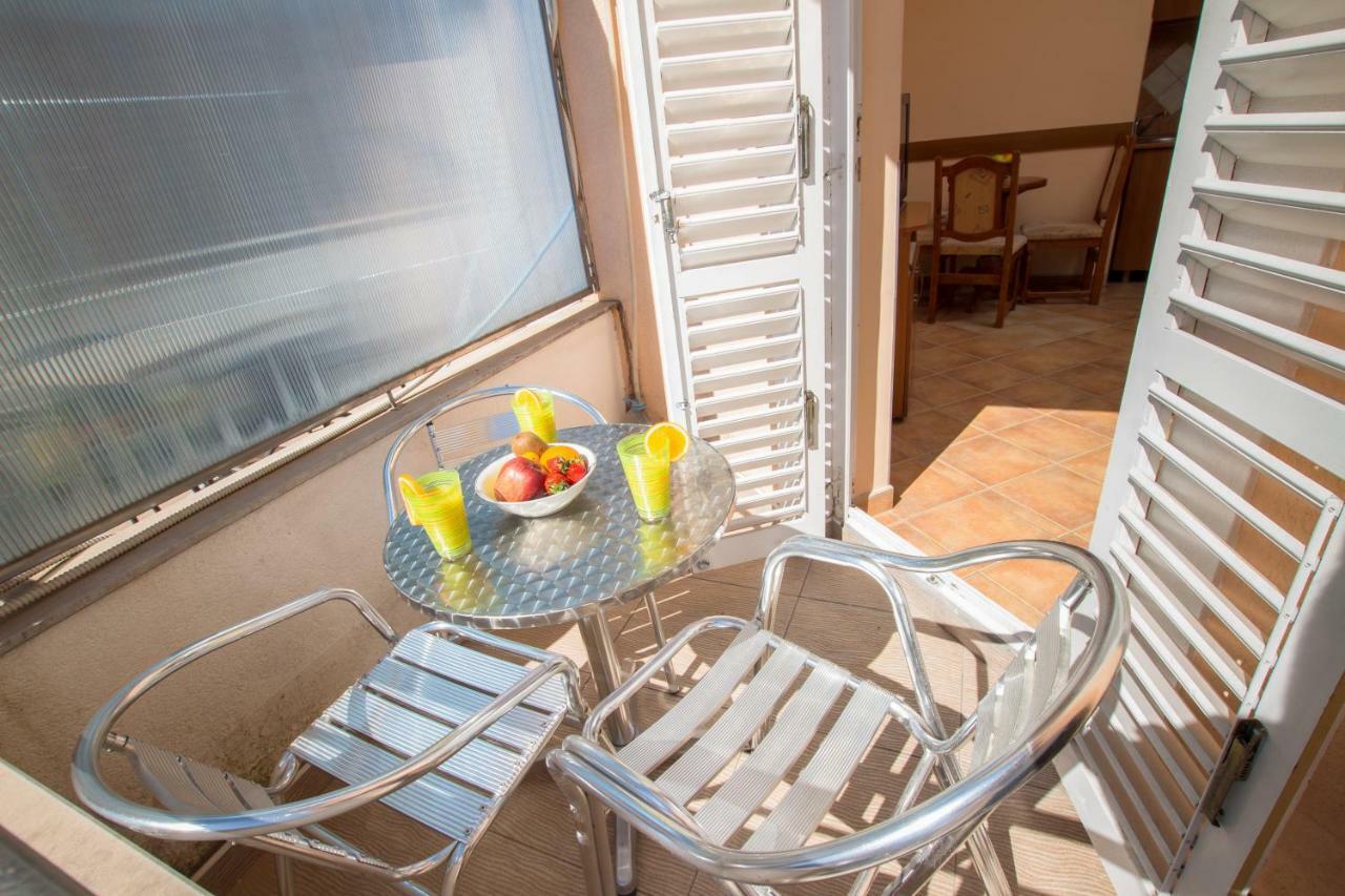 Adzic Apartments บุดวา ภายนอก รูปภาพ